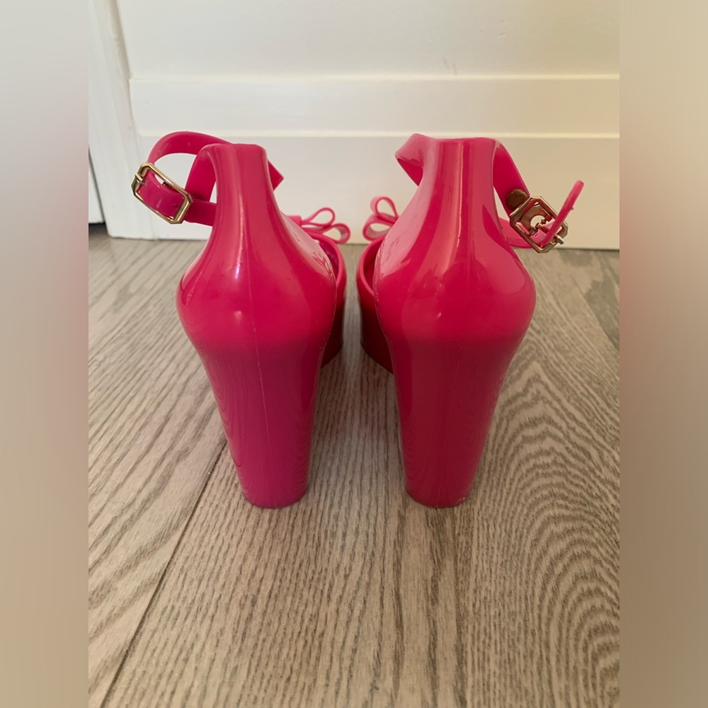 Call It Spring Pink Jelly Water Rubber Bow Wedge Size 37 - Picture 6 of 12